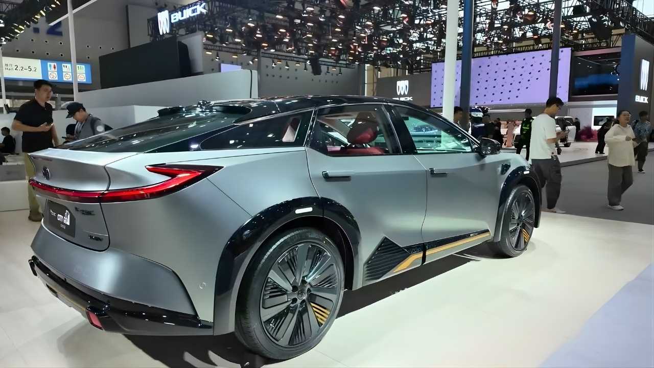 Toyota bZ3C 2026: Diseño Exterior e Interior Dinámico para una Nueva Era Eléctrica